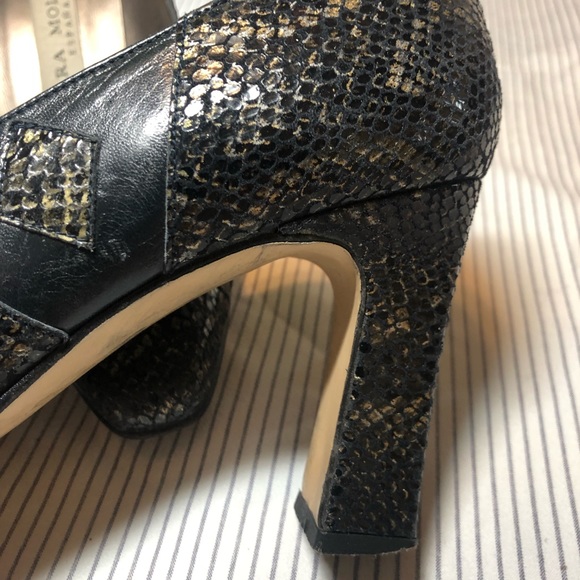 Navy leather slip on heels by Cara Molina España. - Picture 9 of 16